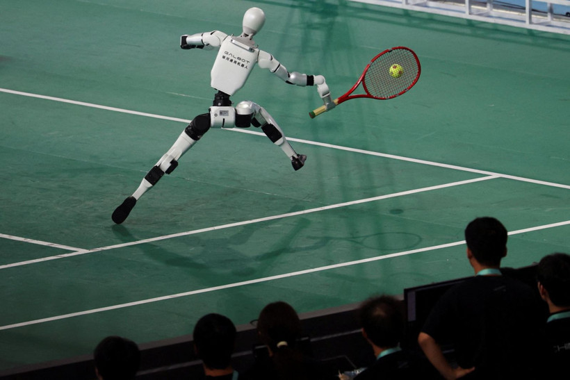 Finişi gördüler ama duramadılar! Bolt’un rekorunu kıran robotlar sedyeyle taşındı - Resim: 20