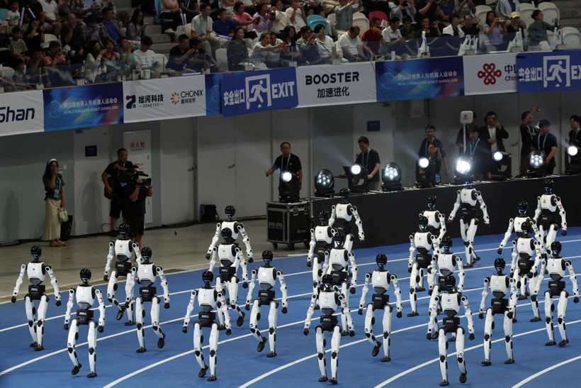 Finişi gördüler ama duramadılar! Bolt’un rekorunu kıran robotlar sedyeyle taşındı - Resim: 21