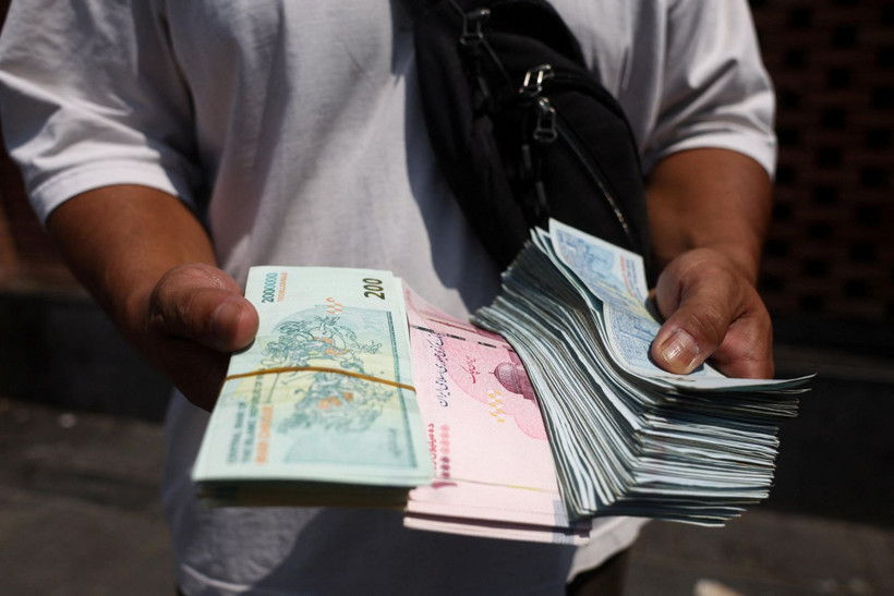 ABD’den “azami baskı” hamlesi: İran’da 1 dolar 2 milyon riyali geçti - Resim: 2