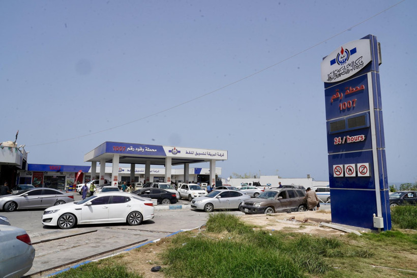 Petrol zengini ülkede benzin krizi! Kuyruklar 10 gündür erimiyor - Resim: 2