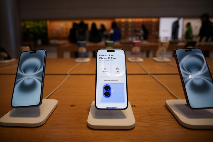 Apple'dan 20 yıllık iPhone tarihinde radikal değişim: Katlanabilir dönem başlıyor - Resim: 1