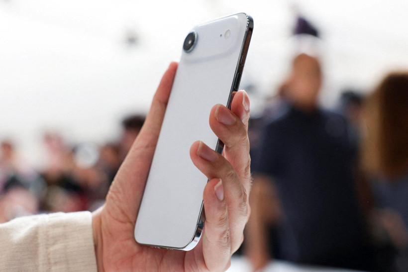 Apple'dan 20 yıllık iPhone tarihinde radikal değişim: Katlanabilir dönem başlıyor - Resim: 2