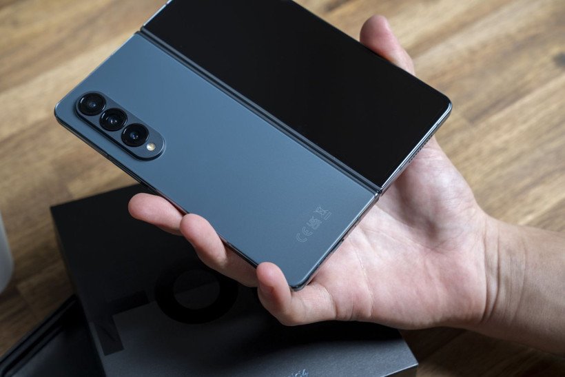 Samsung'dan Apple'a karşı hamle: Katlanabilir telefonun çıkışı öne çekiliyor - Resim: 4