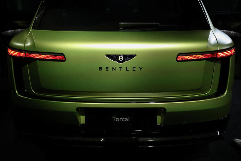 Bentley Torcal Tanıtıldı: 888 beygir gücü, 600 kilometre menzil - Resim: 6