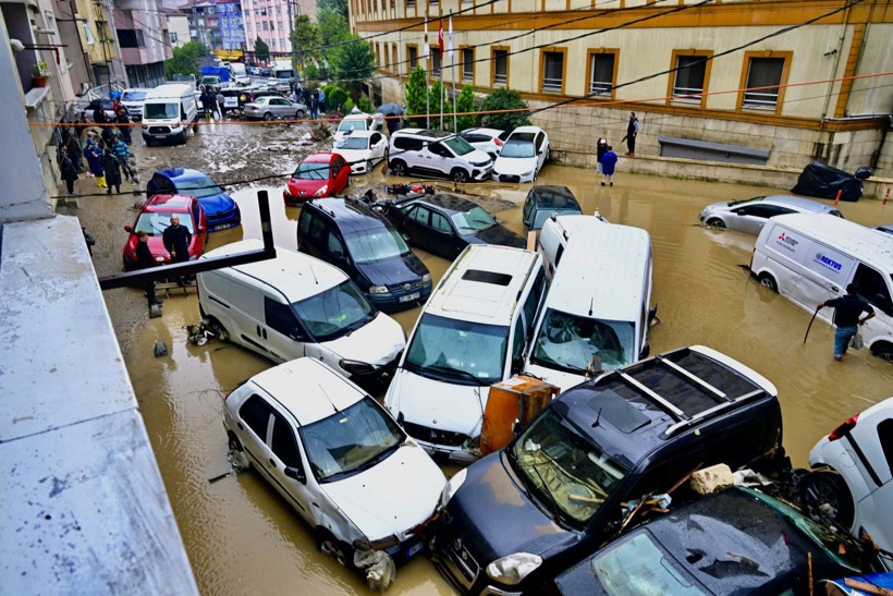İstanbul neden bu kadar yağmur topladı? Yağışların arkasındaki 3 faktör - Resim: 1