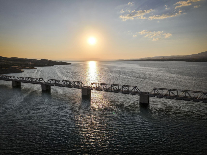 Türkiye'nin en uzun demir yolu köprüsü: Cıvata kullanılmadan yapıldı, ayda 700 tren geçiyor - Resim: 4